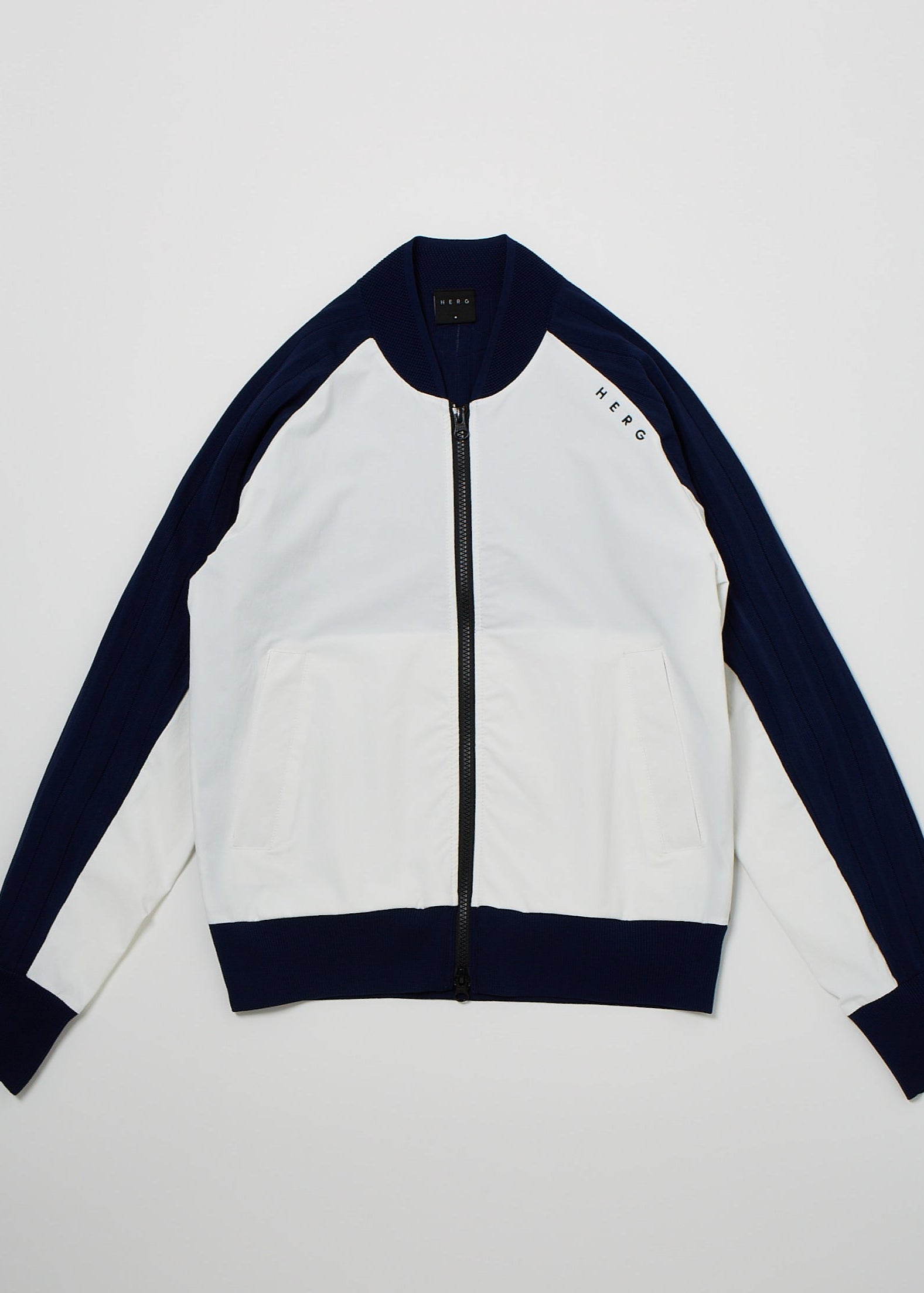 WOMENS PLEATED ZIP UP