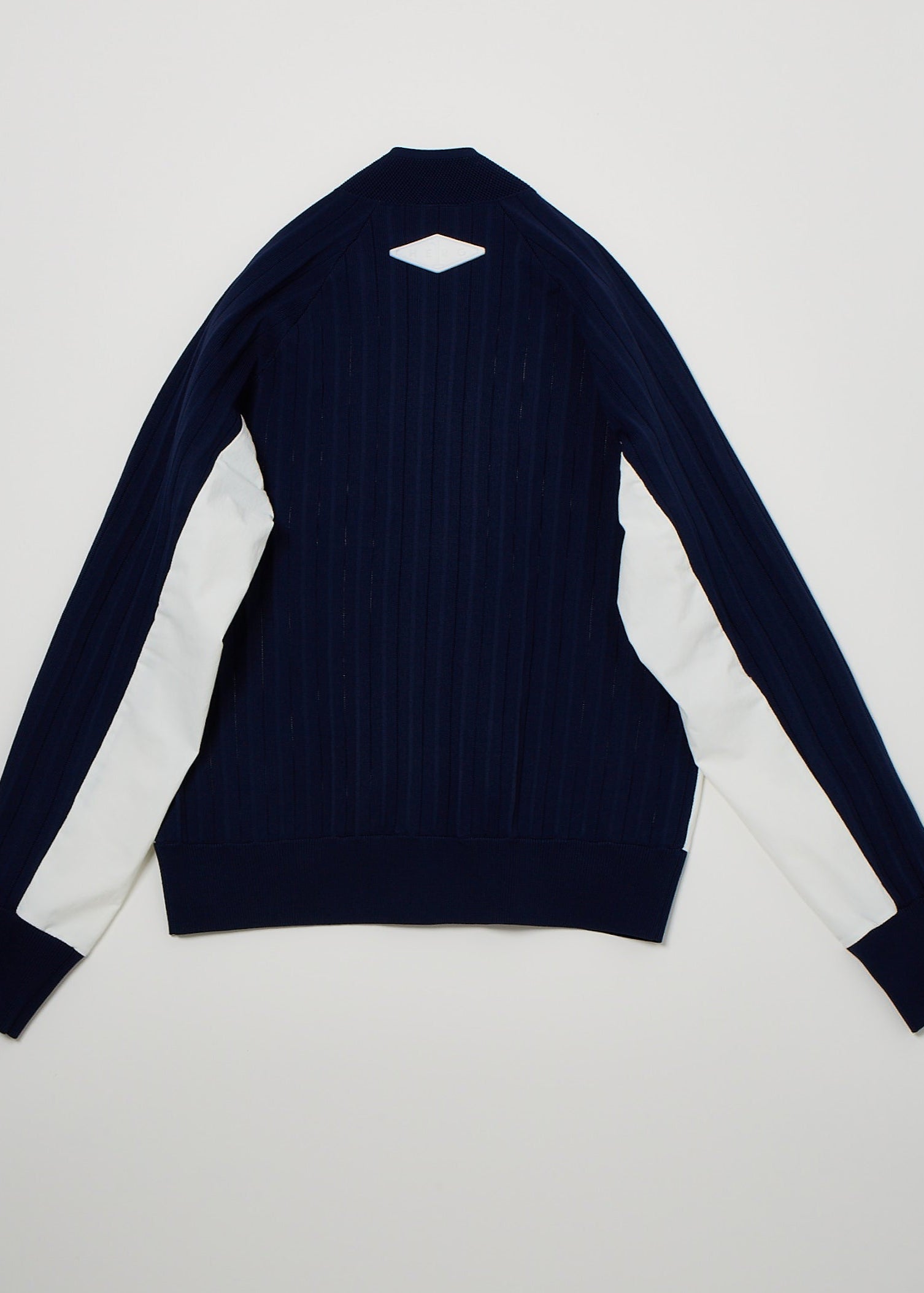 WOMENS PLEATED ZIP UP