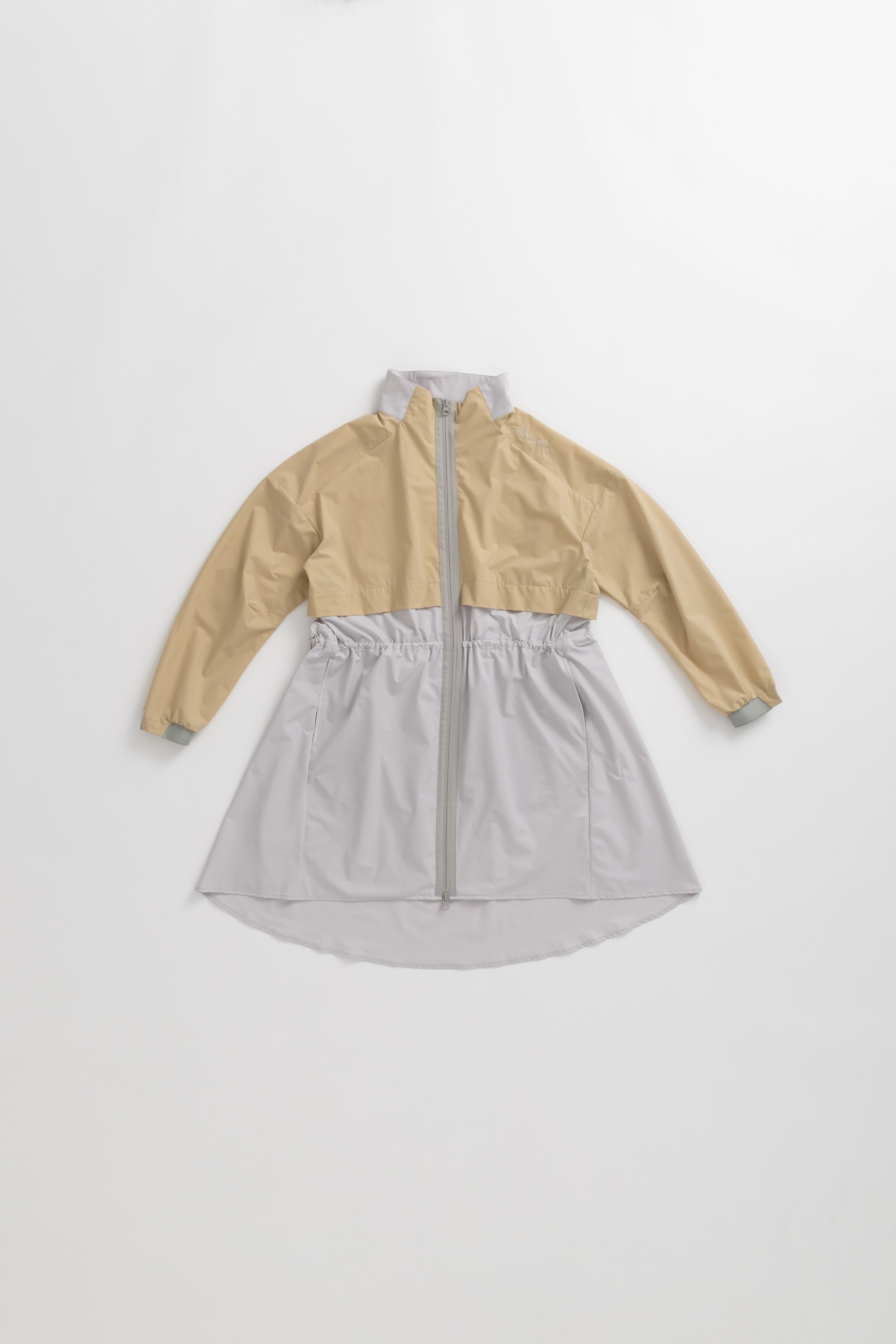 WINDPROOF & PACKABLE ONE-PIECE COAT