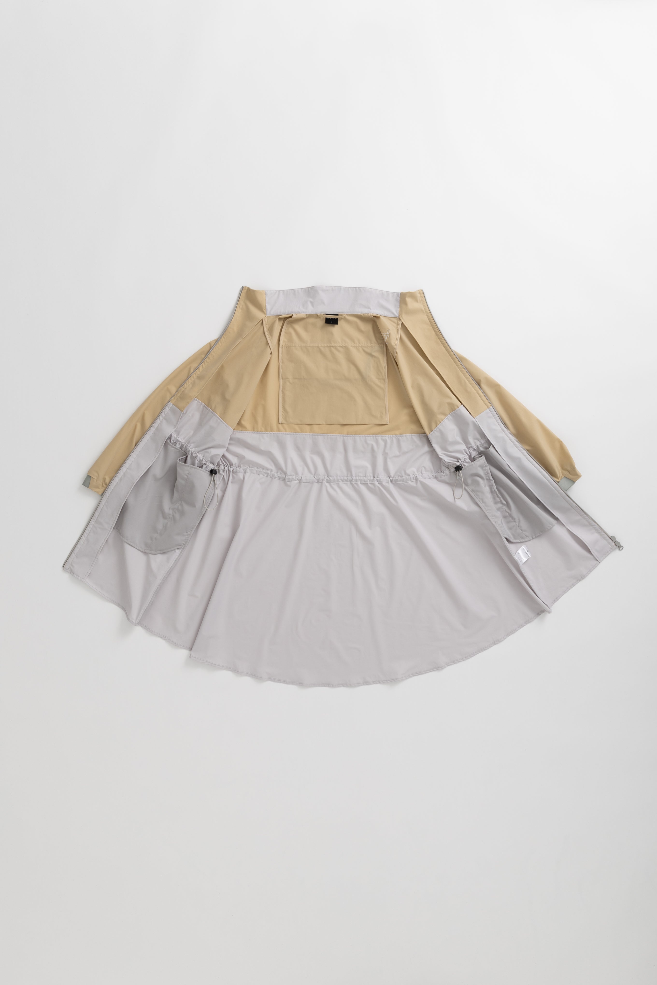 WINDPROOF & PACKABLE ONE-PIECE COAT