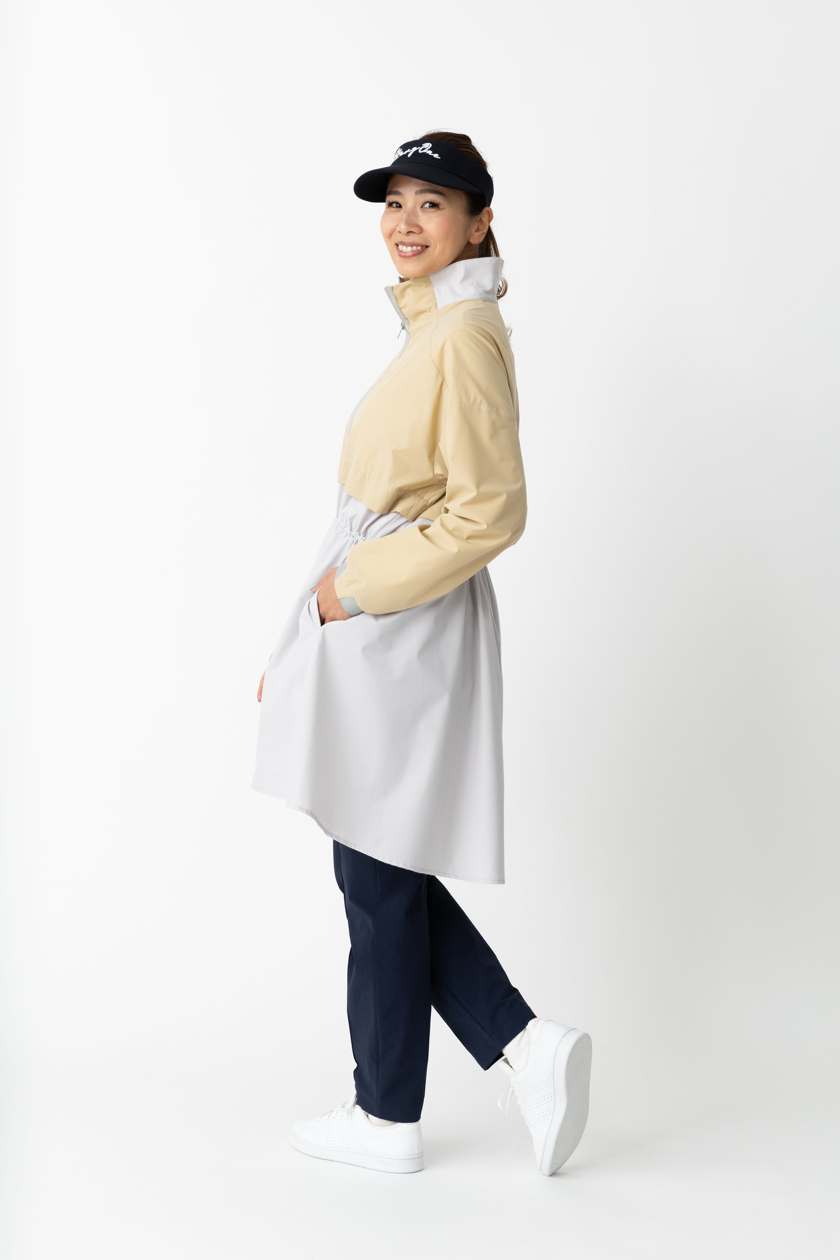 WINDPROOF & PACKABLE ONE-PIECE COAT