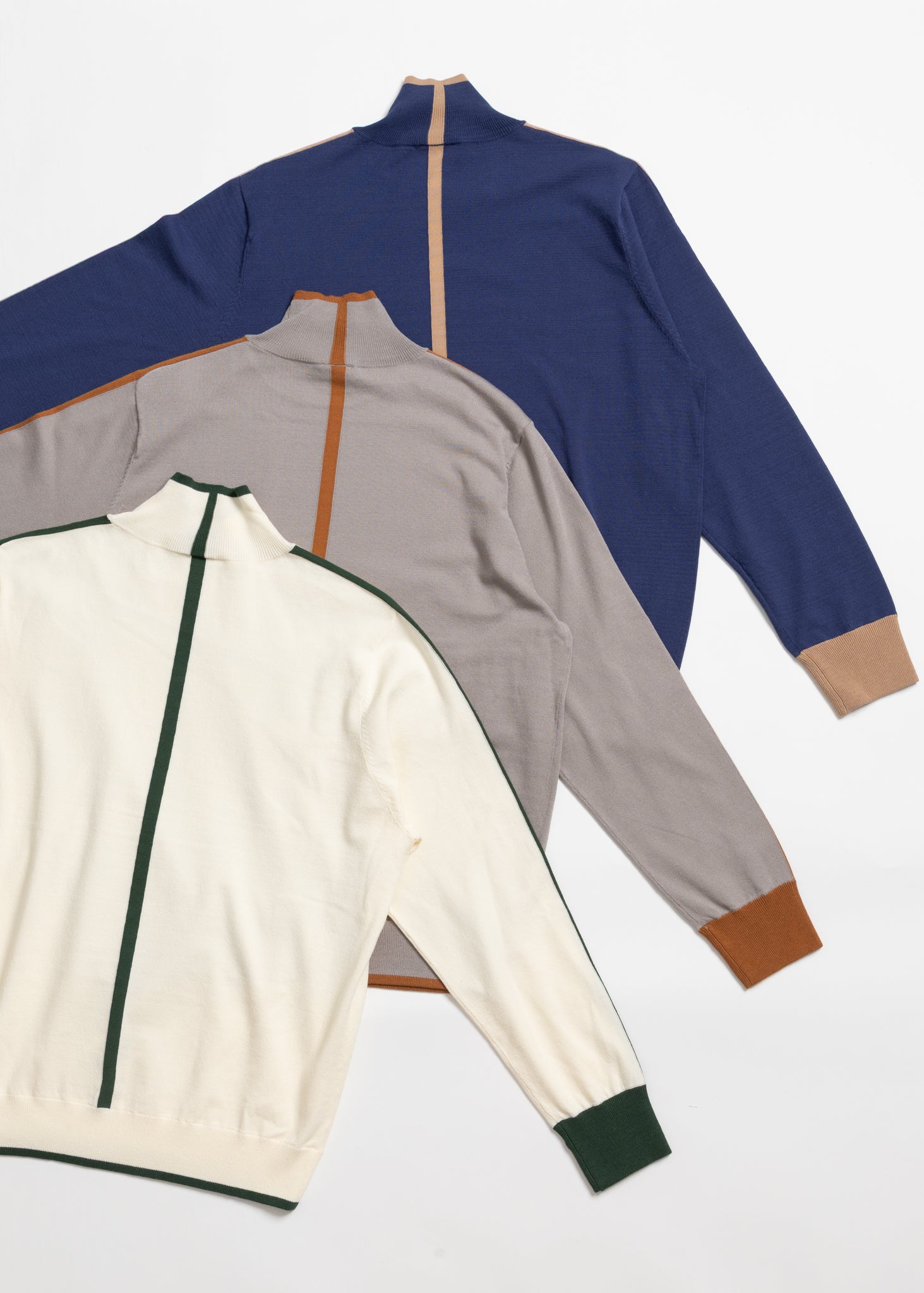 【NEW】ラインデザインタートルネック・メンズ