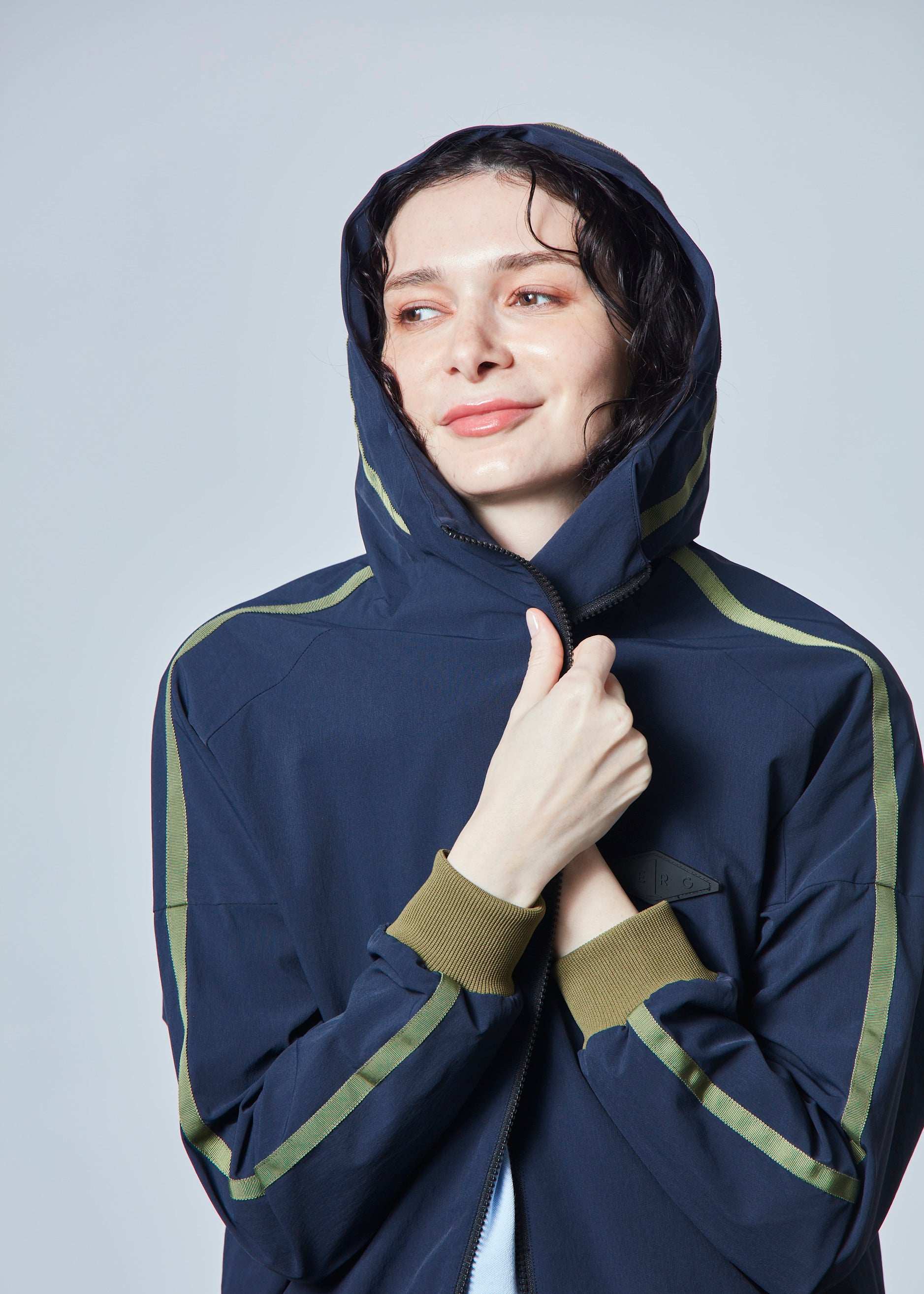 【NEW】ストレッチナイロンラインフーディジップアップ