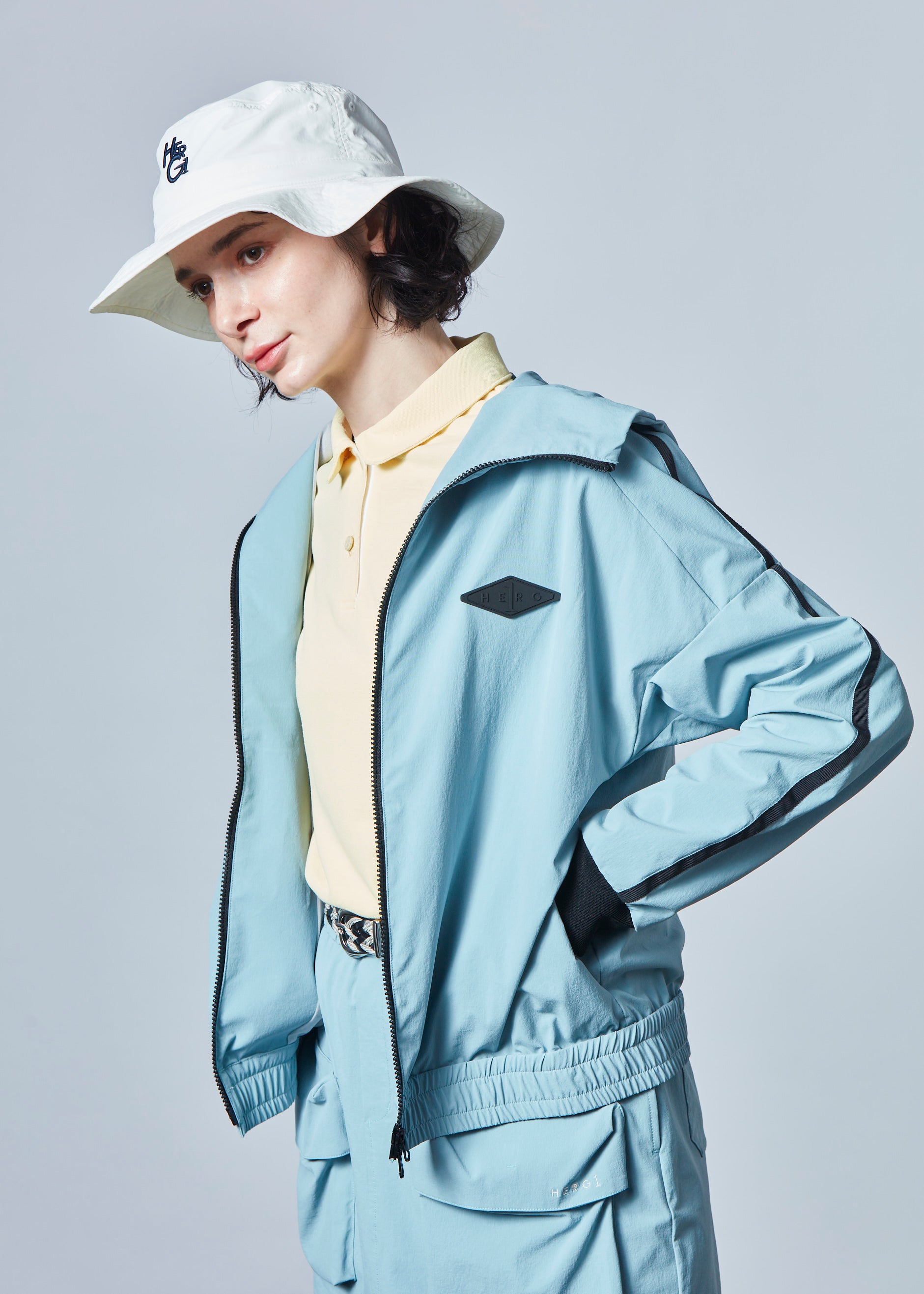 【NEW】ストレッチナイロンラインフーディジップアップ