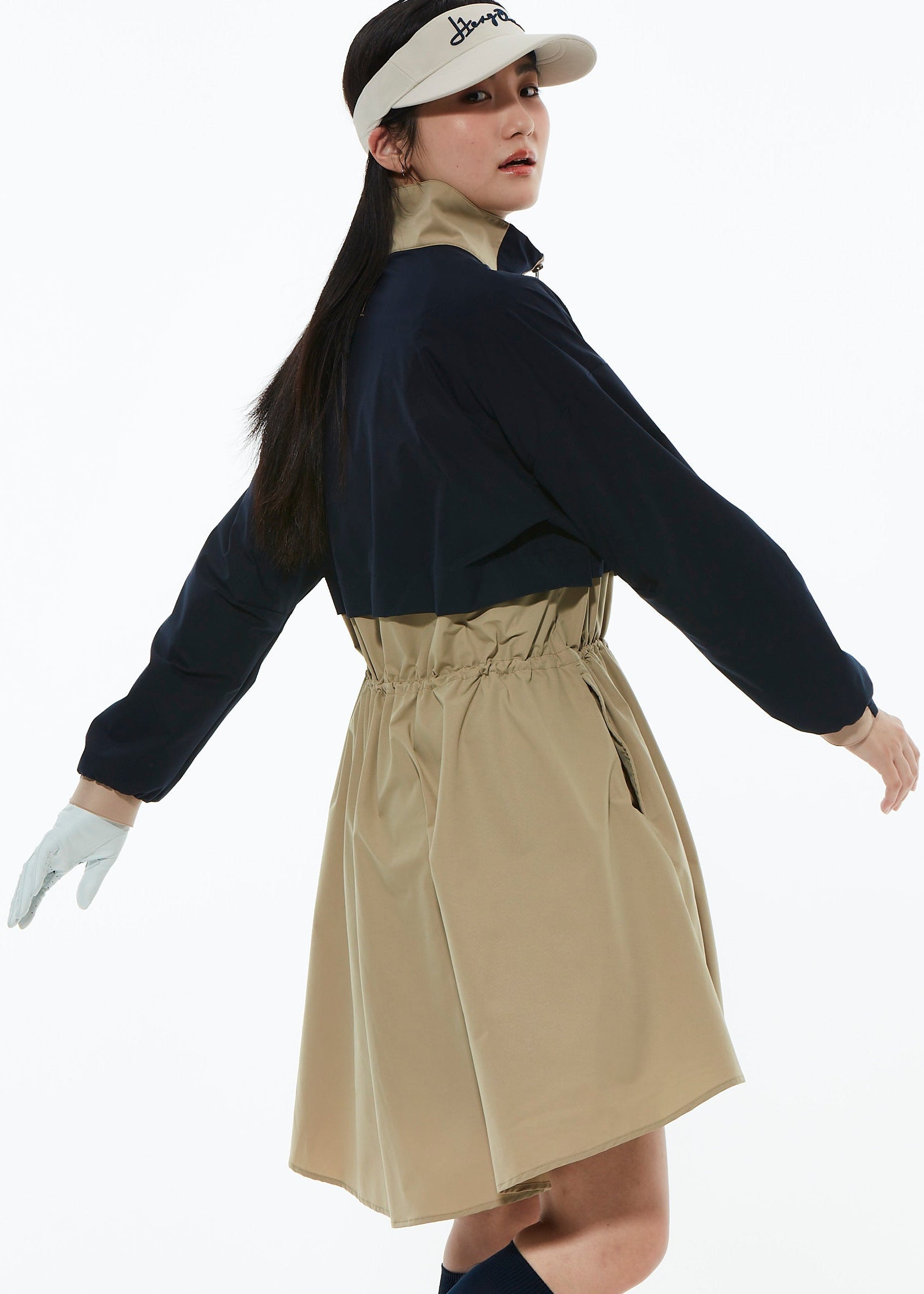 WINDPROOF & PACKABLE ONE-PIECE COAT