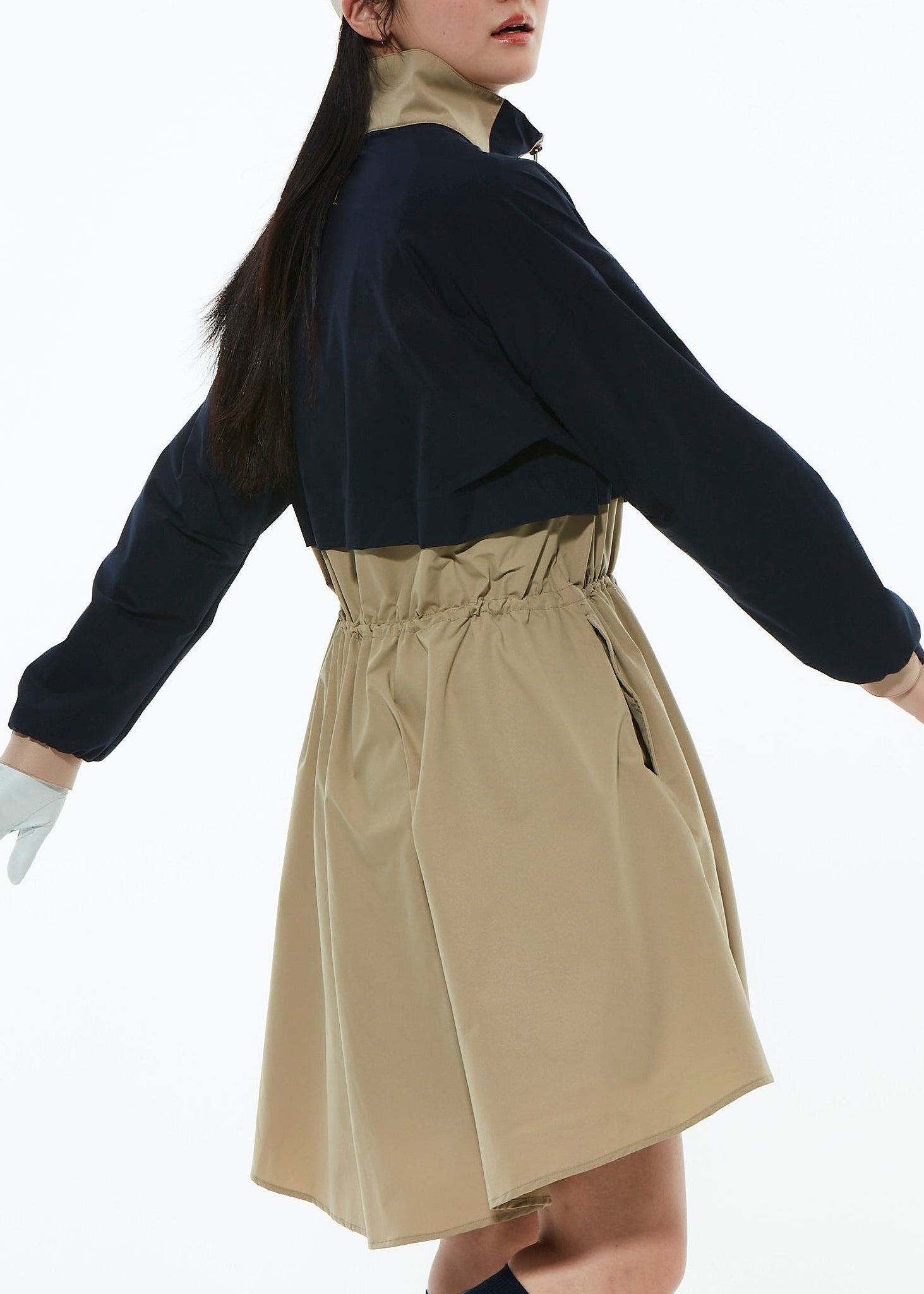 WINDPROOF & PACKABLE ONE-PIECE COAT