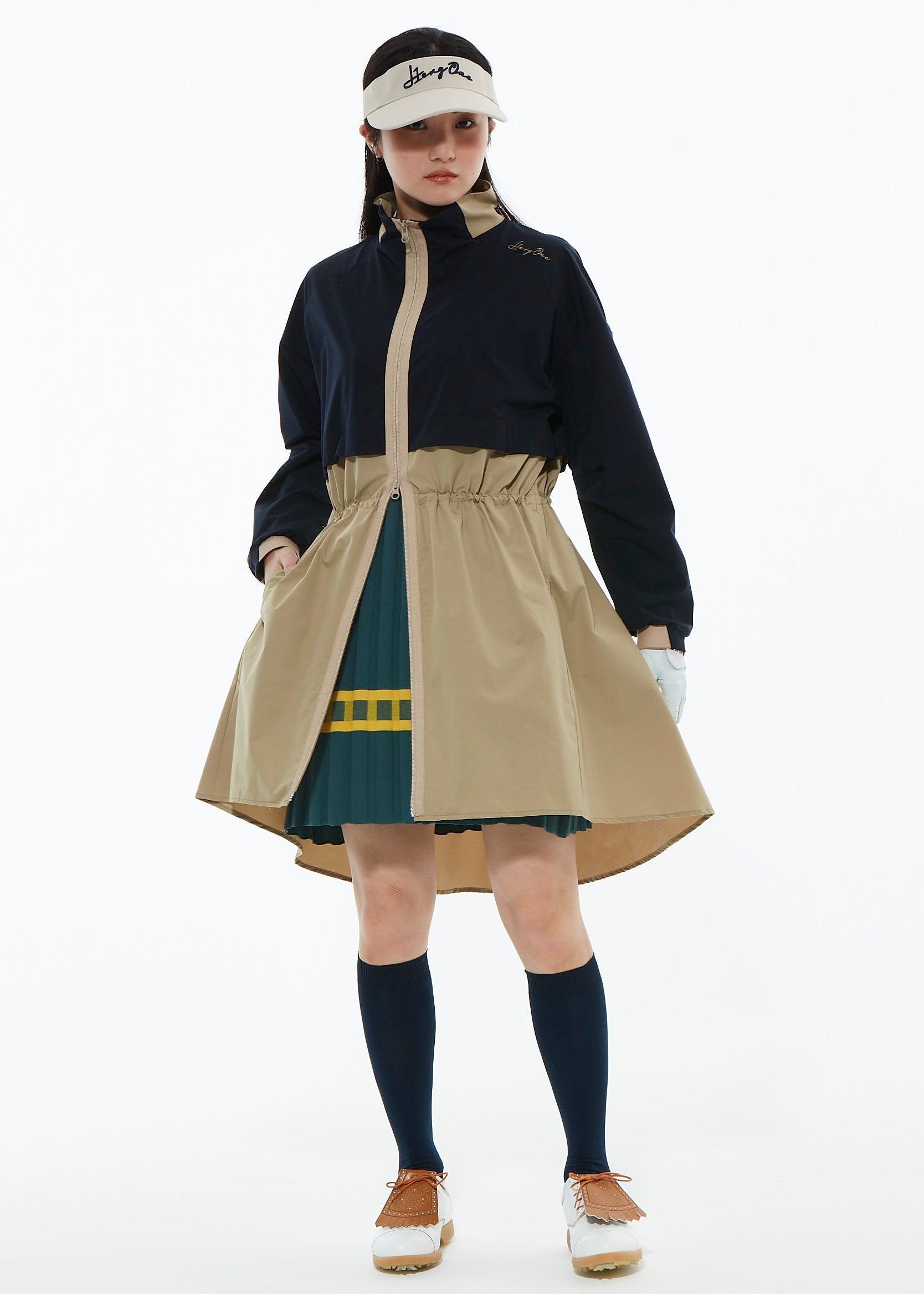 WINDPROOF & PACKABLE ONE-PIECE COAT