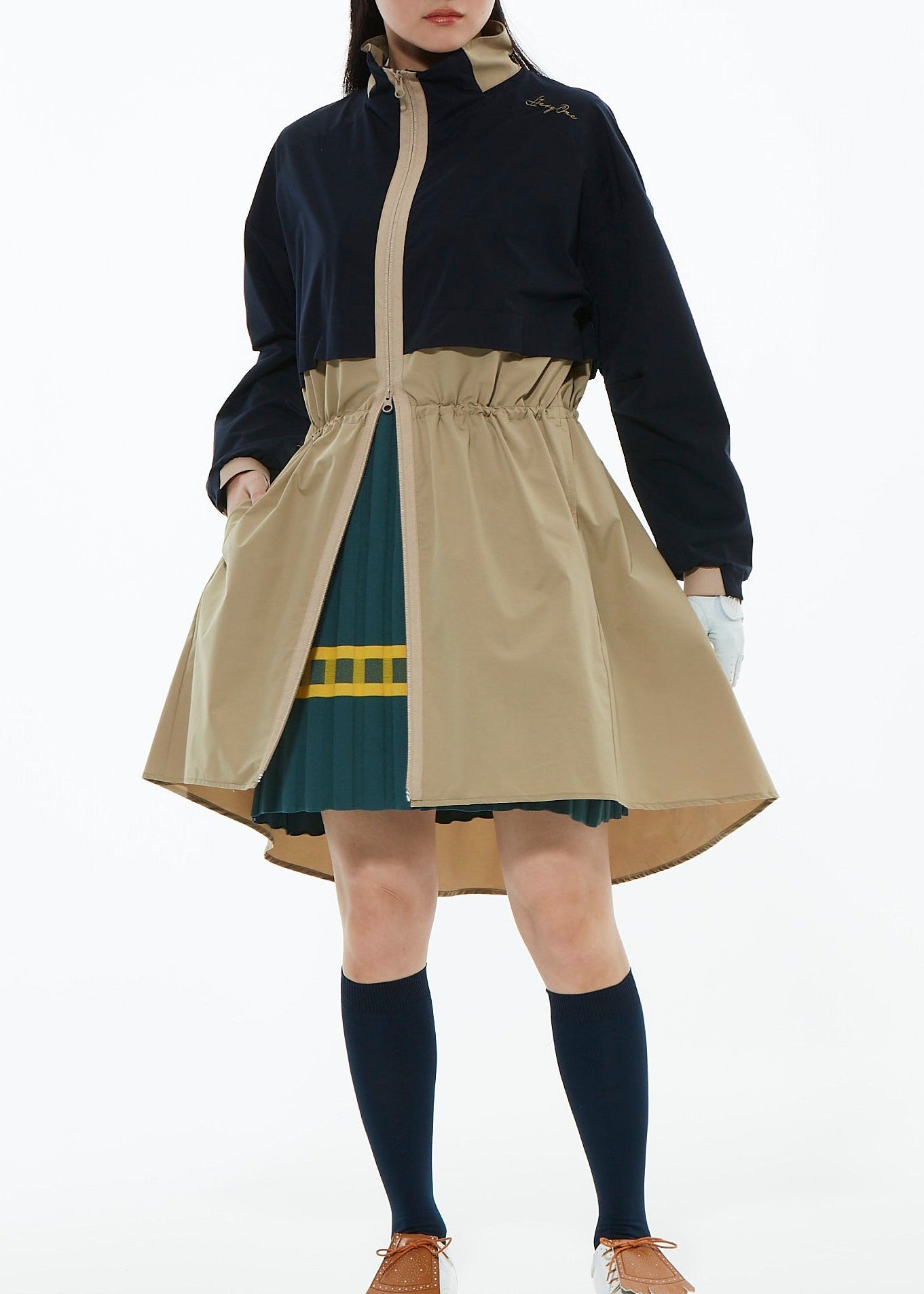 WINDPROOF & PACKABLE ONE-PIECE COAT