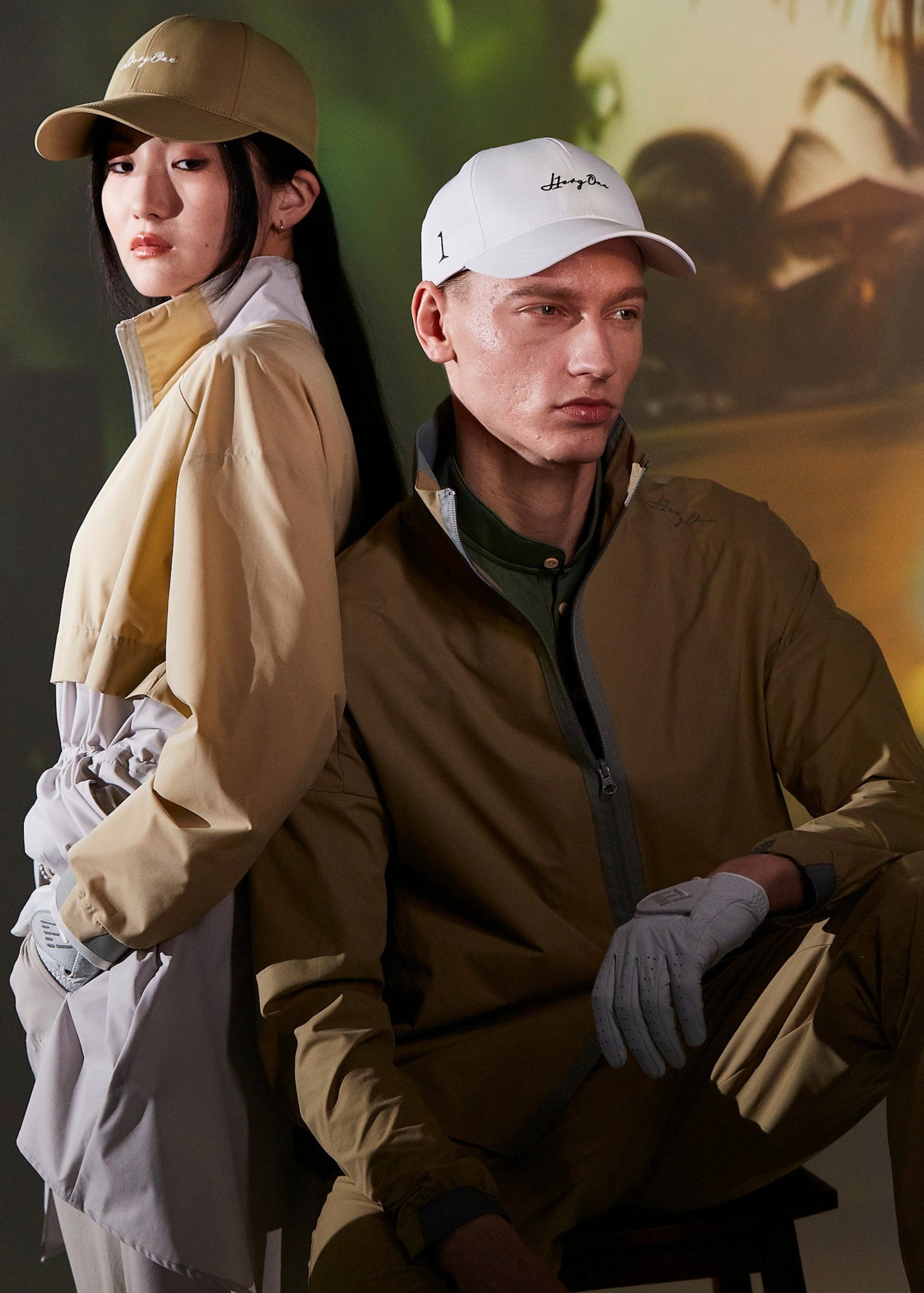 WINDPROOF & PACKABLE ONE-PIECE COAT