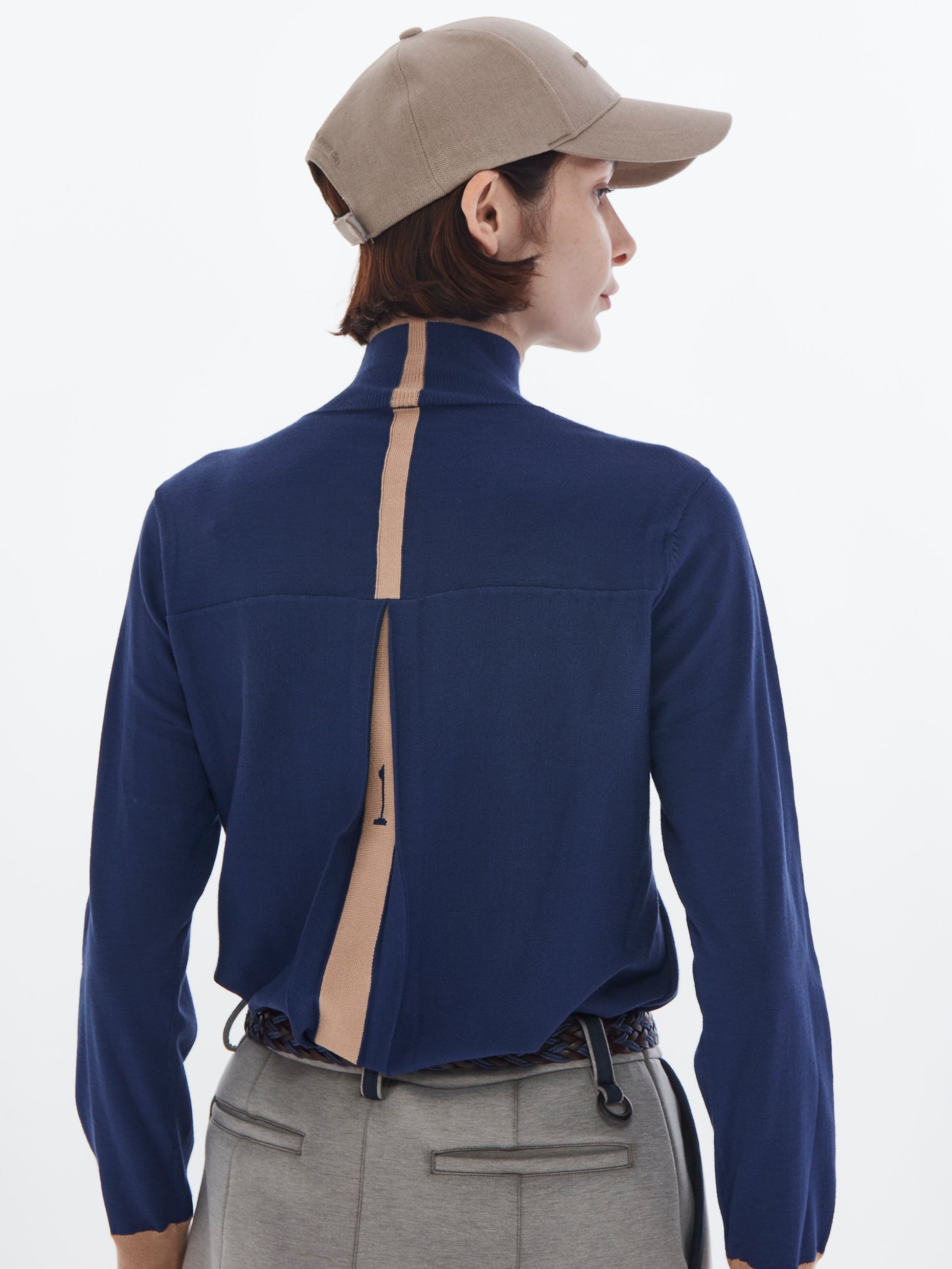 【NEW】ラインデザインタートルネック・ウィメンズ