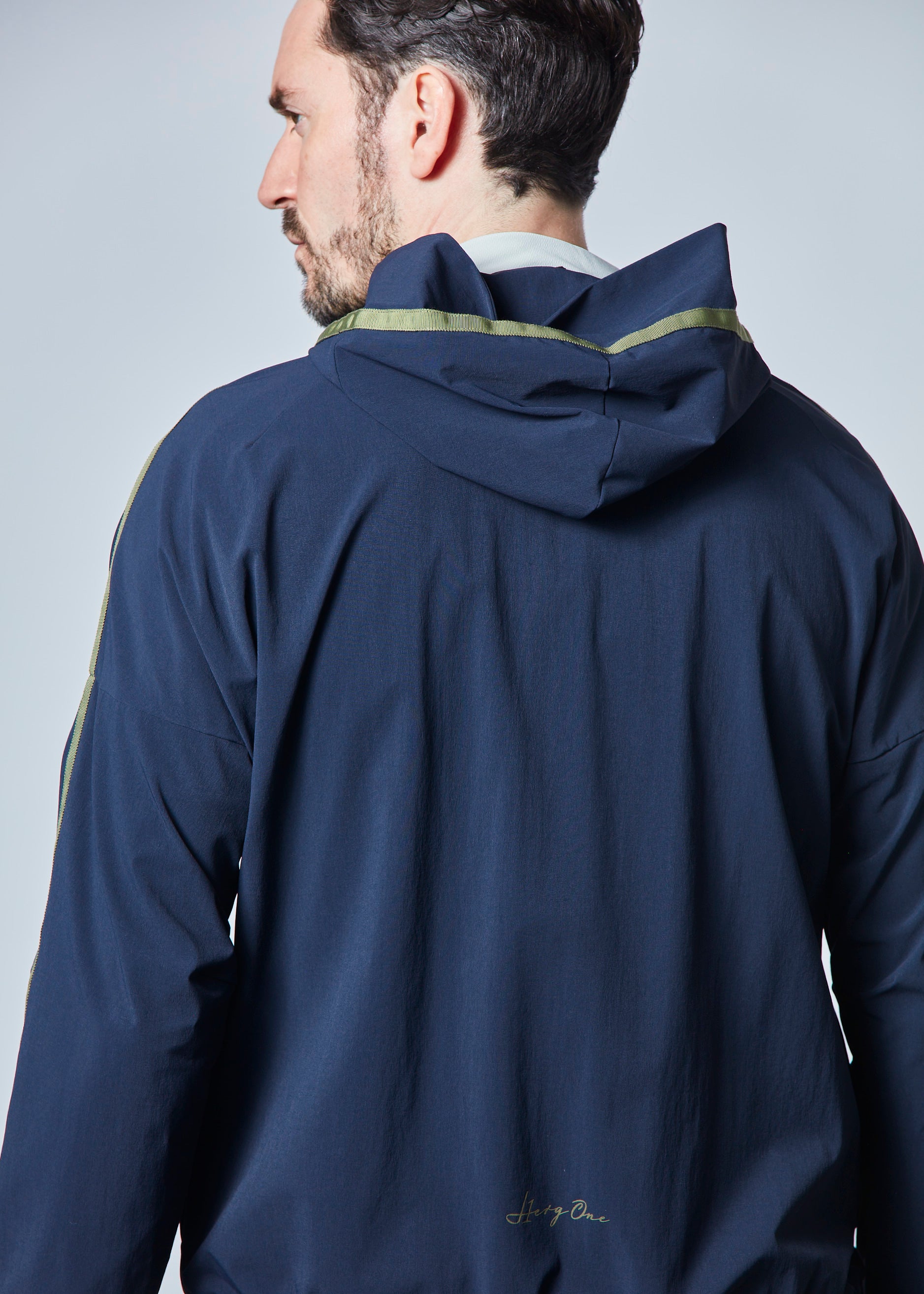 【NEW】ストレッチナイロンラインフーディジップアップ