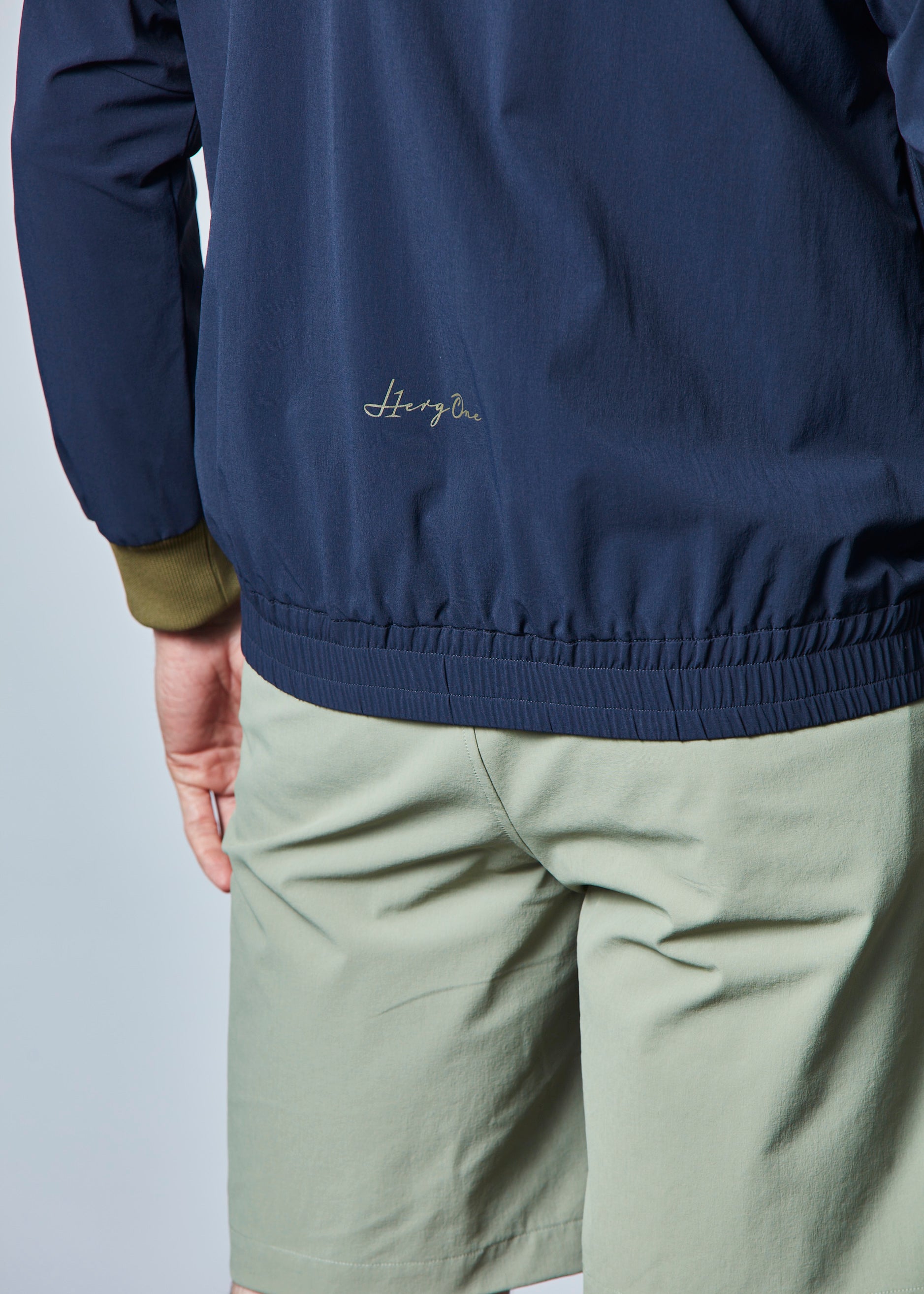 【NEW】ストレッチナイロンラインフーディジップアップ