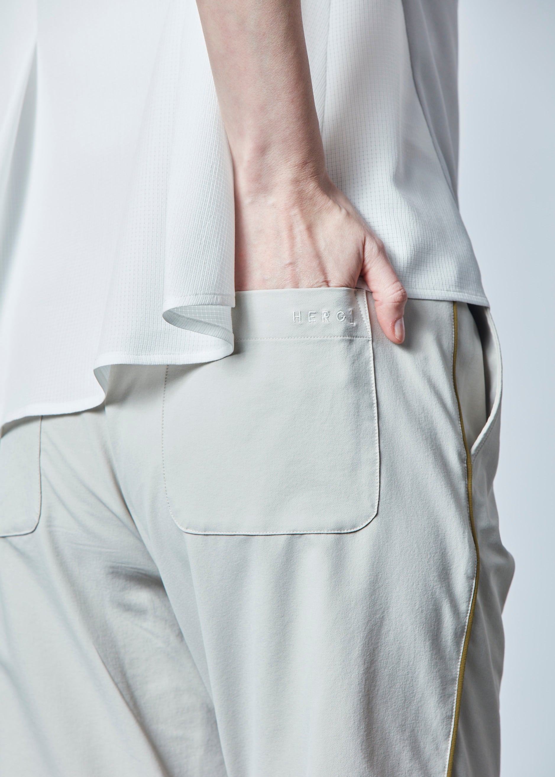 【NEW】パイピングタックロングパンツ