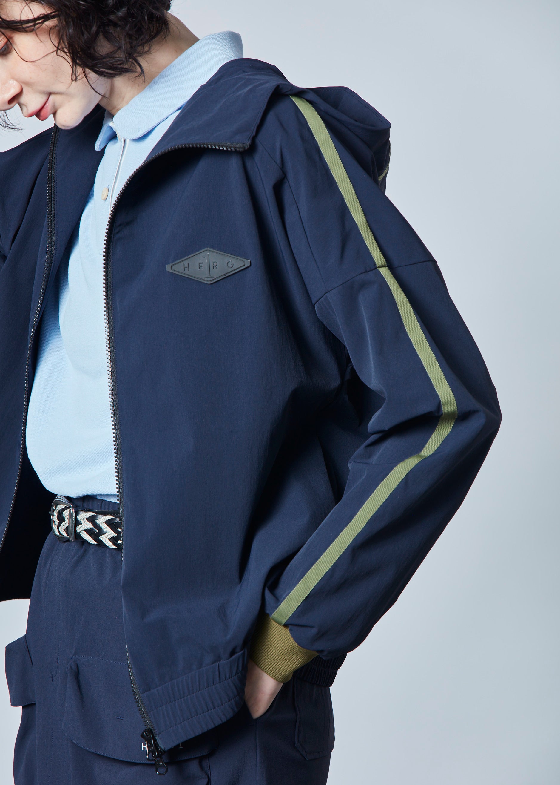 【NEW】ストレッチナイロンラインフーディジップアップ