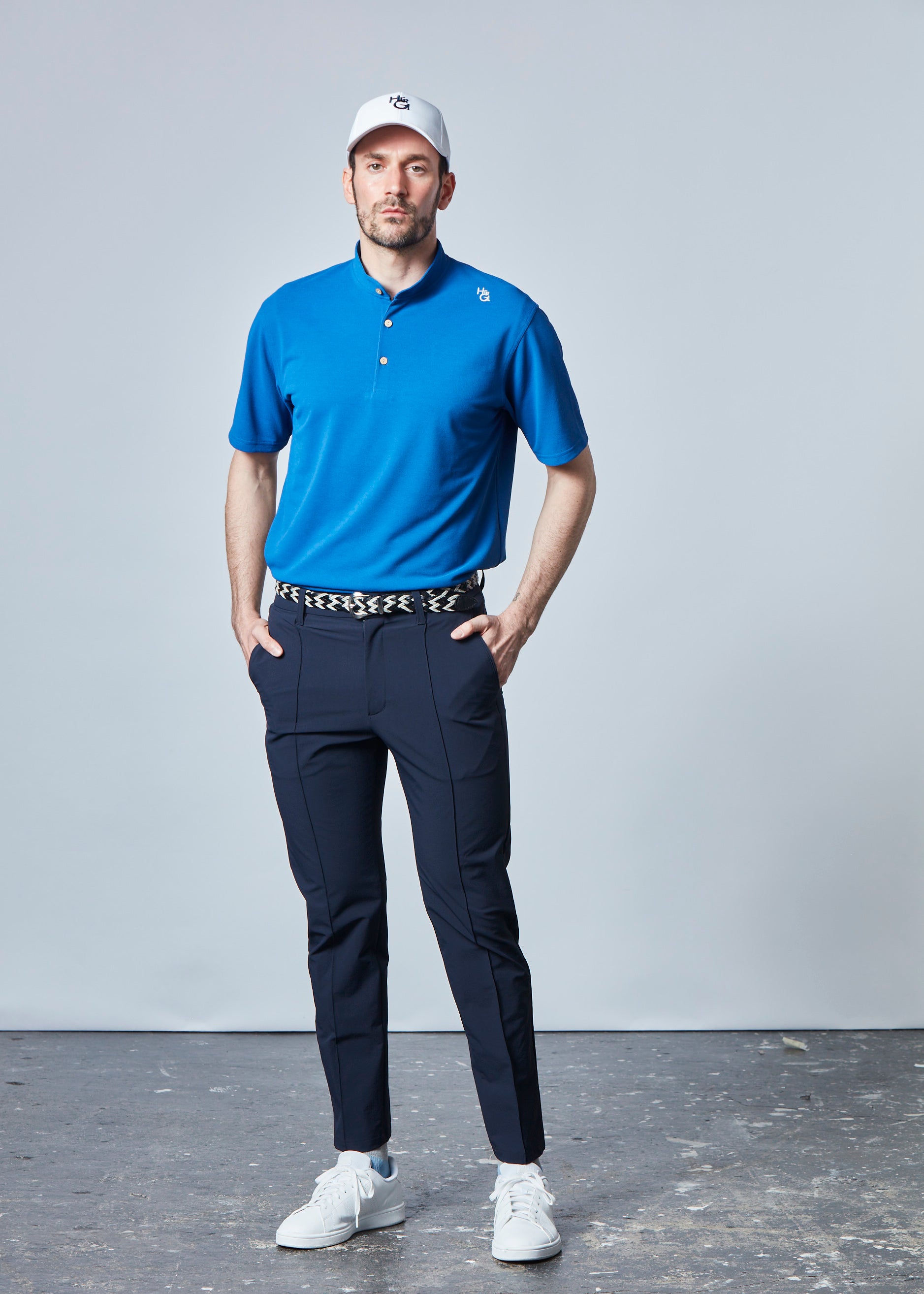 【NEW】スタンドカラーモジュラーロゴポロシャツ