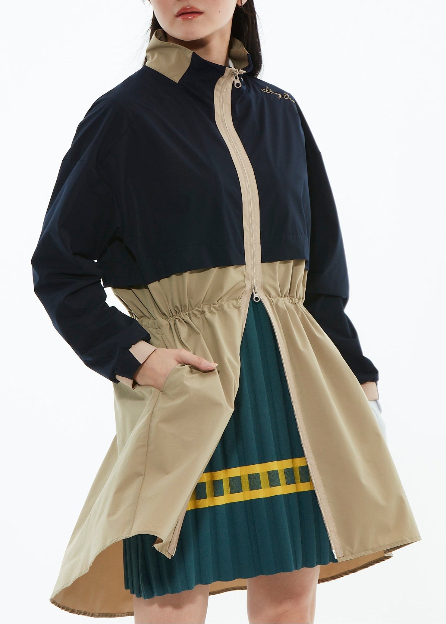 WINDPROOF ＆ PACKABLE ONE-PIECE COAT