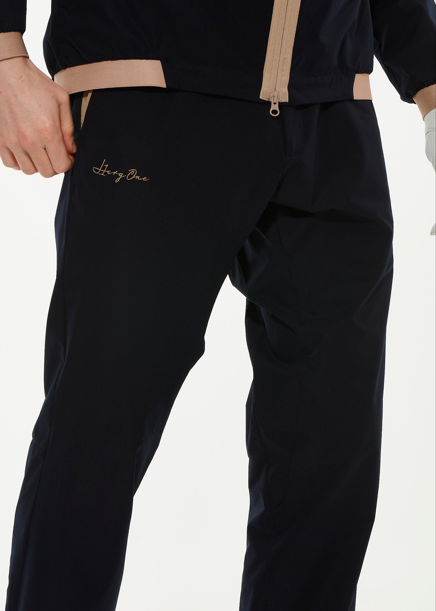 【2025 NEW】MENS WINDPROOF LIGHT PANTS